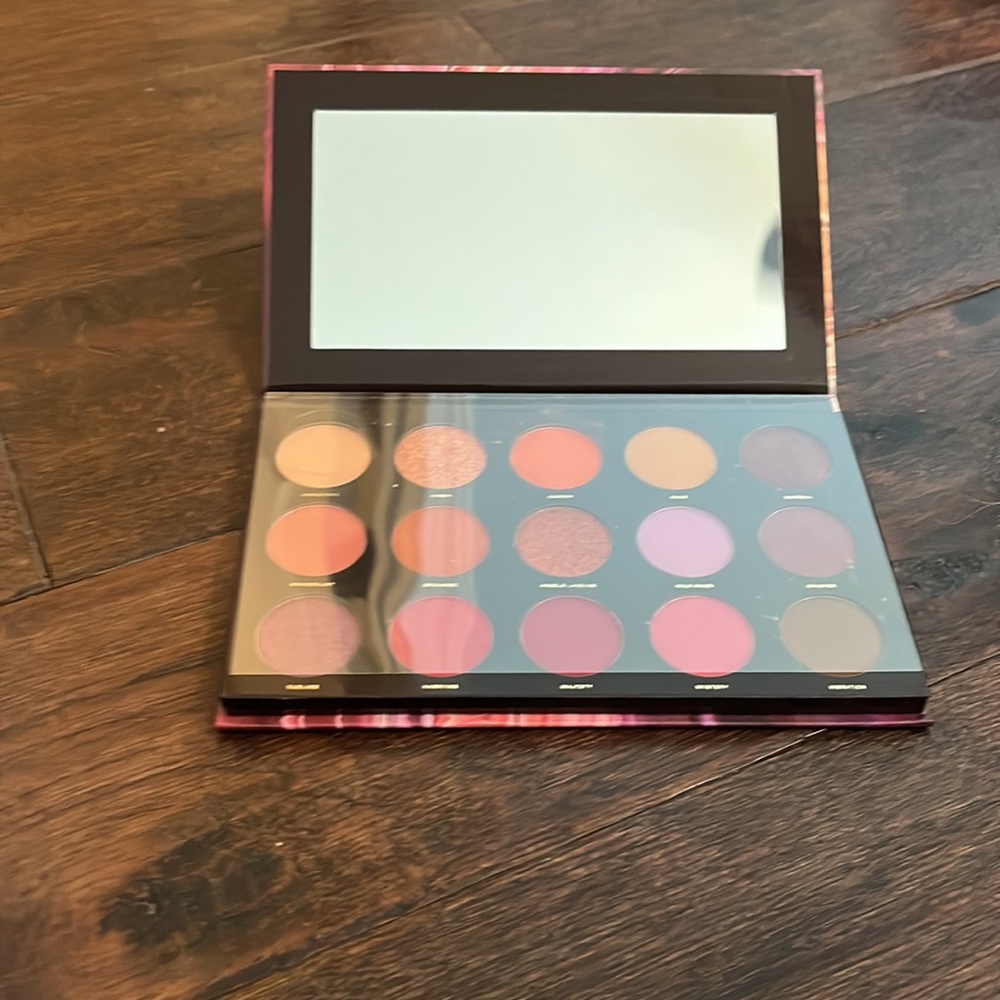 Hipdot’s Zion Pressed Pigment Eye Shadow Palette - Picture 3 of 9